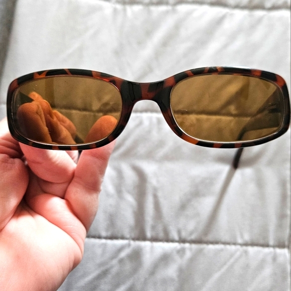 GUESS 6329 Tortoise Shell Sunglasses 51/18/133 - Picture 1 of 8